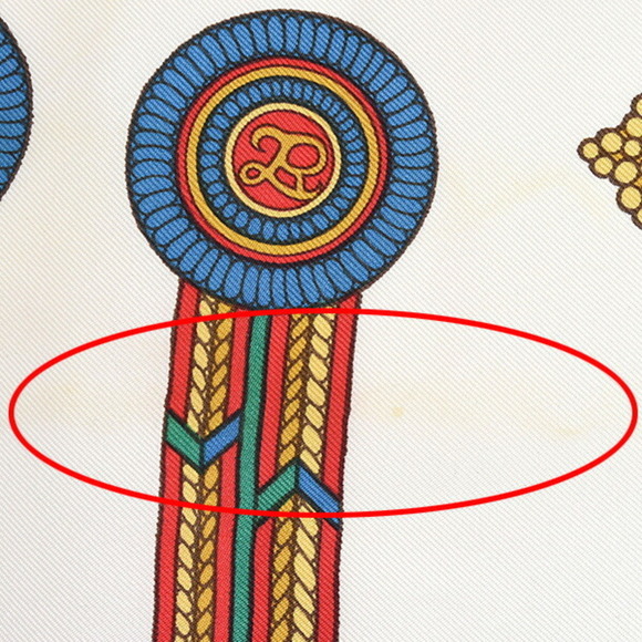 Gucci Scarf Muffler for Women, Medal Ribbon Design, Large Shawl, Silk, White,... - Picture 5 of 10